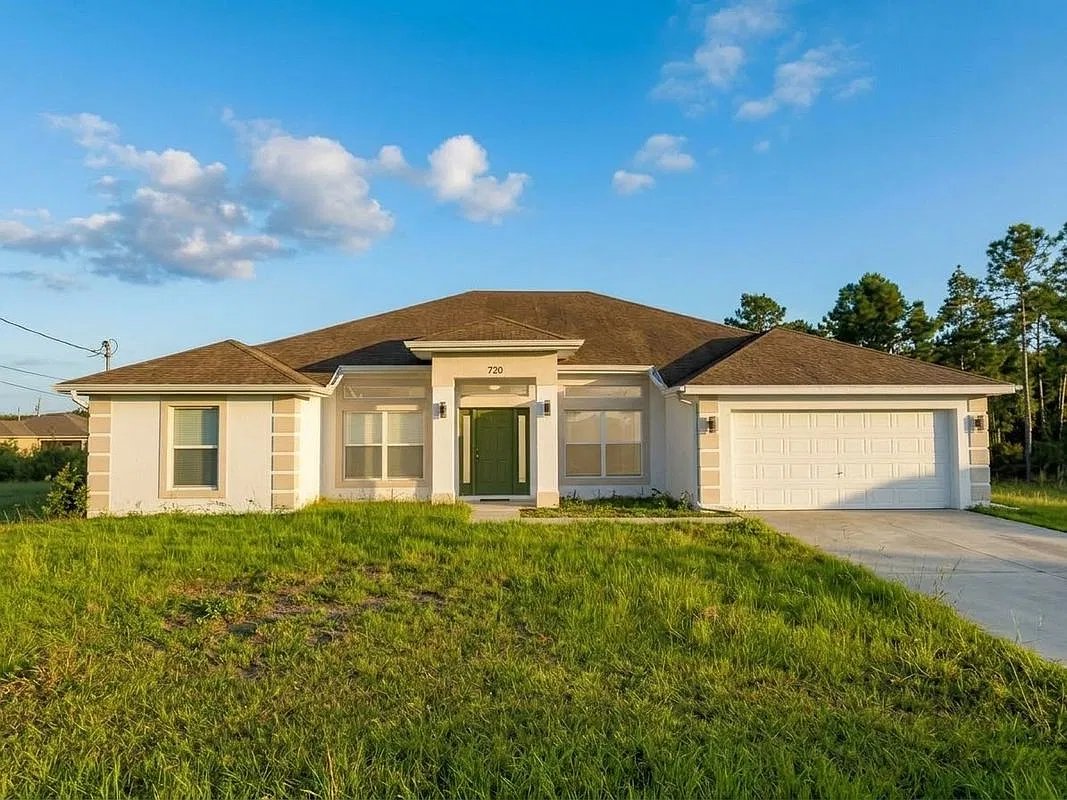 4 bed, 2.0 bath, 2143 sqft, $2,395 — Photo 1
