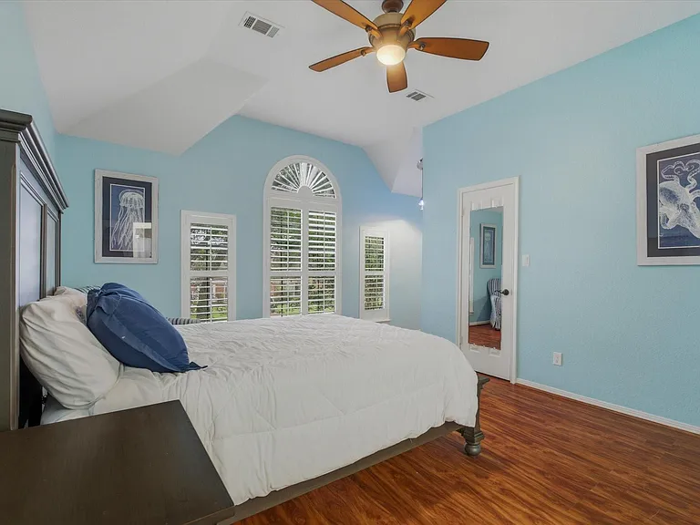 4704 Broadmoor Dr — Photo 18