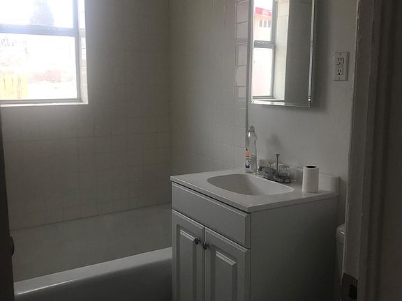 4th image of 3828 Altura Ave