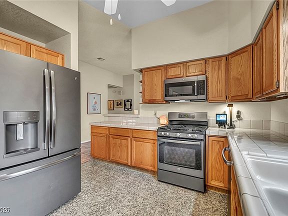 2nd image of 5133 Kingsbridge Dr