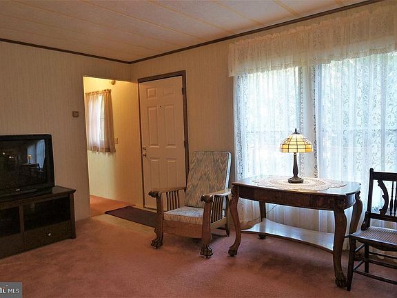 3rd image of 37058 Carolina Dr