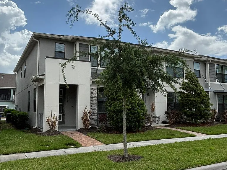 2292 Centerra Loop — Photo 2