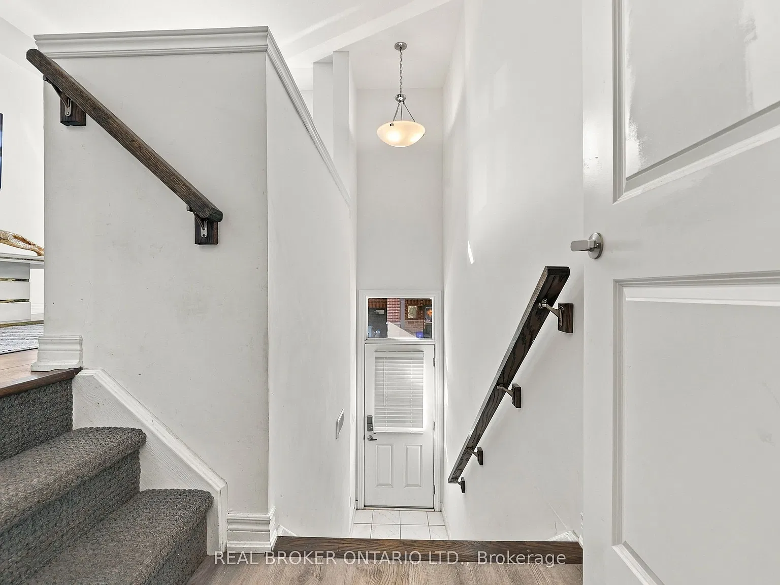 3 bed, $2,400 — Photo 3