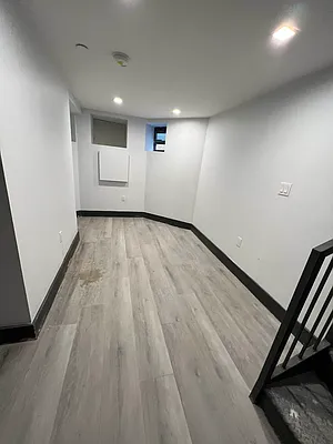 Rented by Delmark Realty LLC | media 32