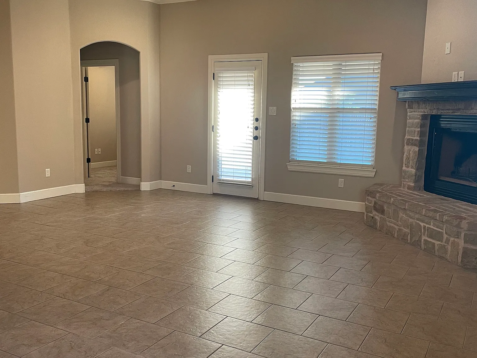 4 bed, 1726 sqft, $2,800 — Photo 4