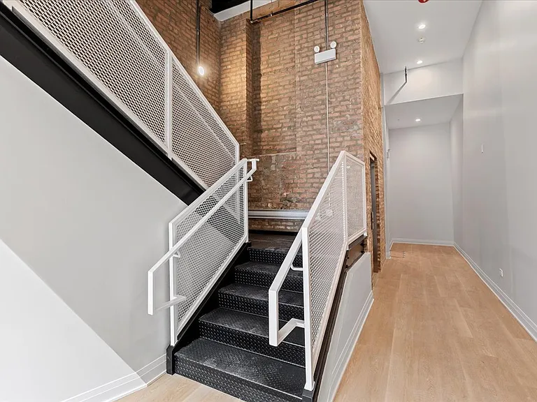 1934 W North Ave #201 — Photo 13