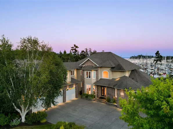 1867 Marina Way, North Saanich, BC V8L 6B3