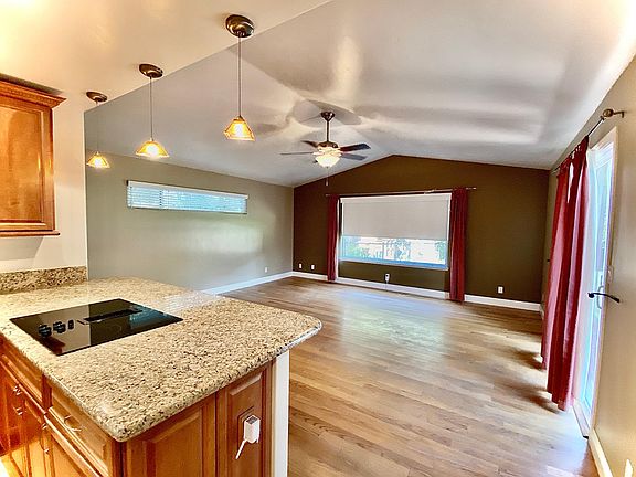 5th image of 3767 Esperanza Dr