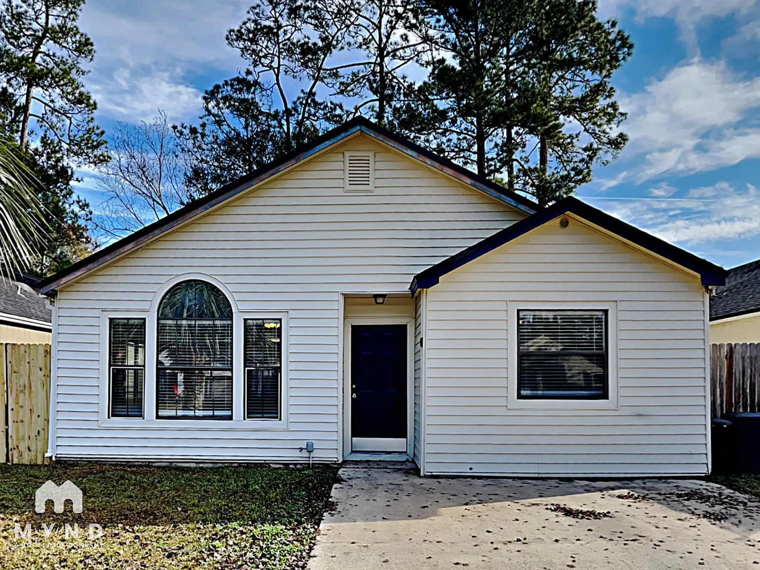 3 bed, 2.0 bath, 1361 sqft, $1,779 — Photo 1