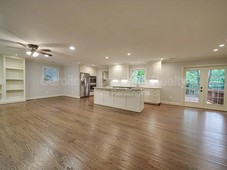 6700 Castlegate Dr — Photo 7