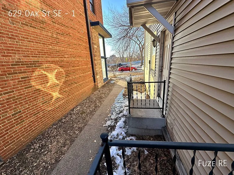 629 Oak St SE #1 — Photo 58