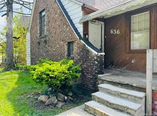 636 E Kennett Rd, Pontiac, MI 48340