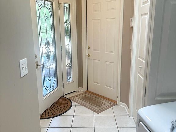 4th image of 185 Justin Ln