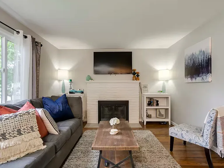 710 N 12th St — Photo 9