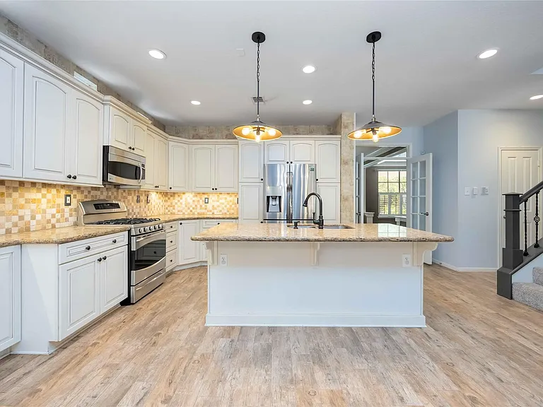 11 Alden Glen Ct — Photo 18