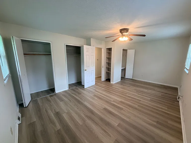 845 Middle Dr — Photo 10