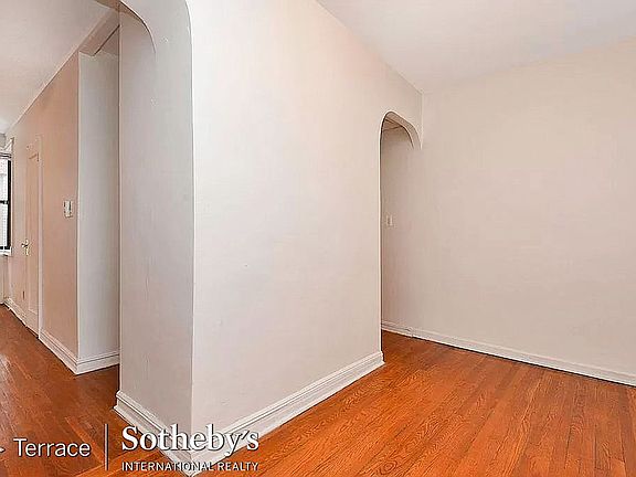 5th image of 69-40 Yellowstone Blvd #517