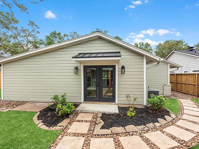 1826 Woodcrest Dr — Photo 19