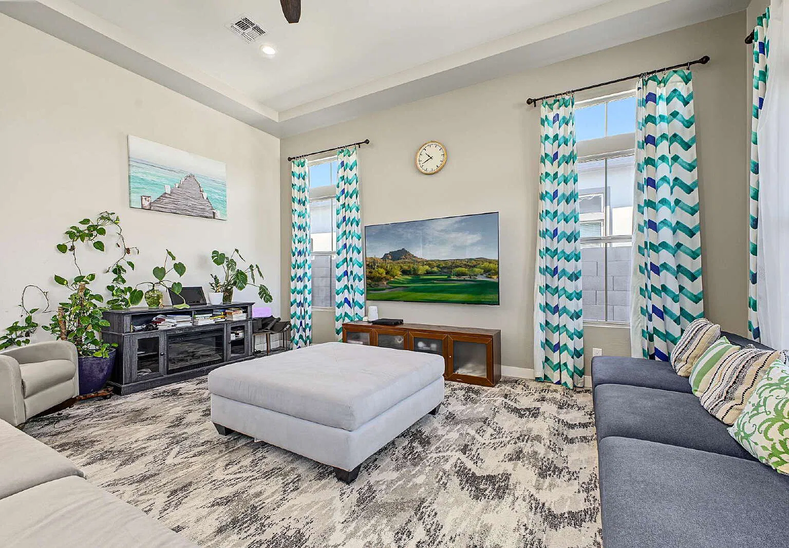 4 bed, 4.0 bath, 3650 sqft, $3,995 — Photo 3