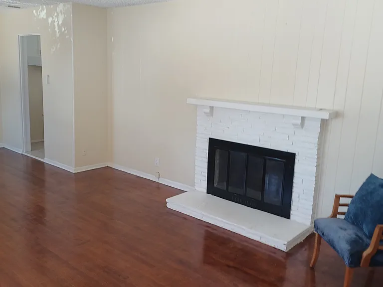 10847 Saticoy St — Photo 19
