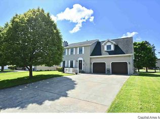 1818 Mayfield Rd, Chatham, IL 62629