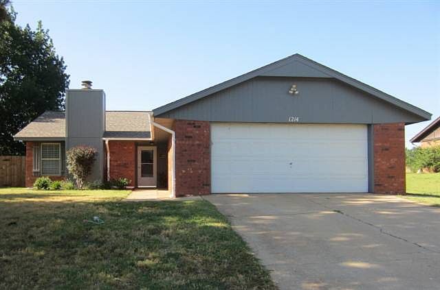 1st image of 1214 E Will Rogers Dr