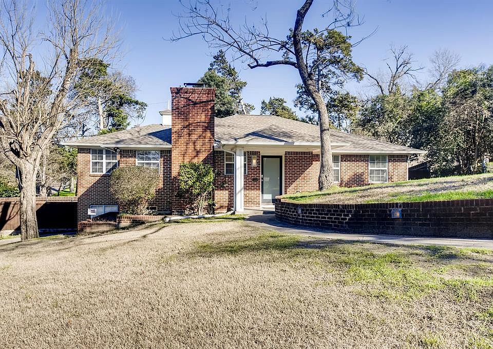1st image of 1306 Cedar Oaks Blvd