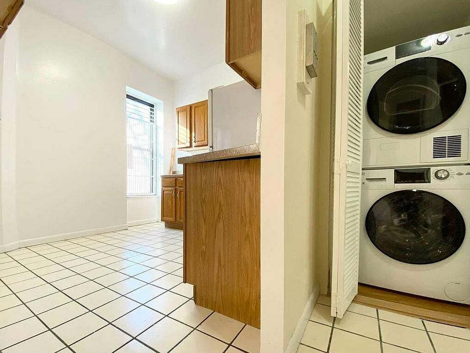 1st image of 200 W 98th St #W4