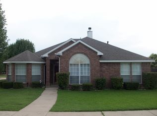 2907 Normandy Ct, Euless, TX 76039