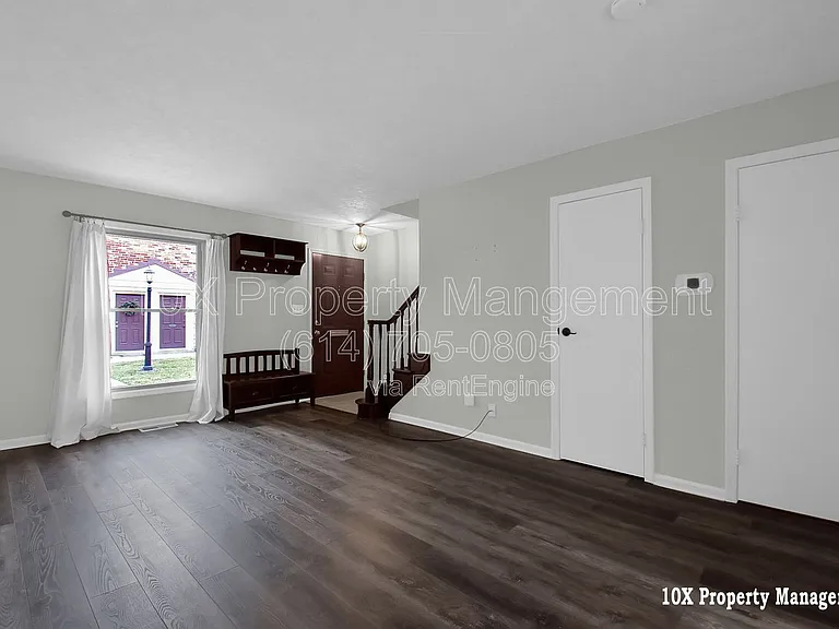 911 Manor Ln #C — Photo 8