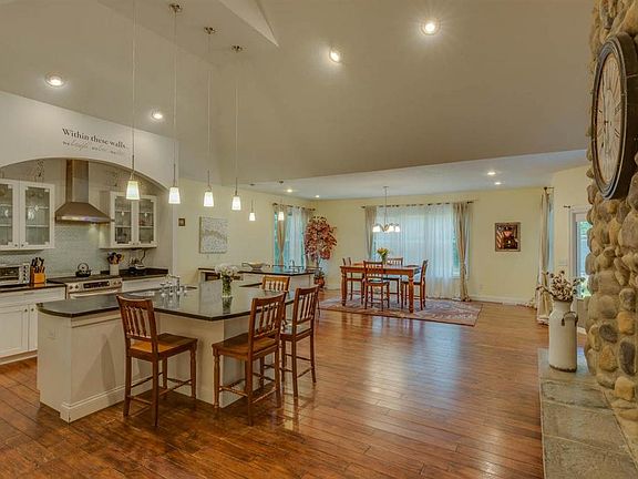 5th image of 53070 Cobus Woods Ct