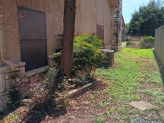 2nd image of 747 Oakland Hills