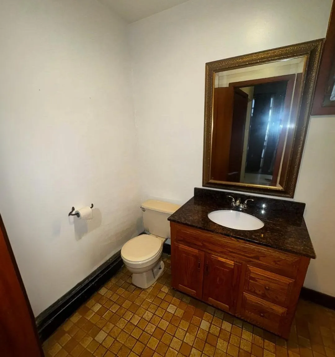 Studio, 1.0 bath, 330 sqft, $950 — Photo 3