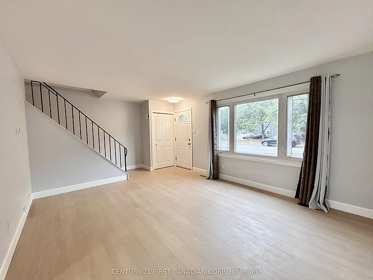 841 Jalna Blvd — Photo 2