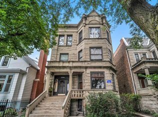 1104 W Oakdale Ave, Chicago, IL 60657