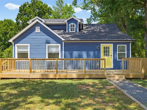 1308 S Park Dr, Reidsville, NC 27320