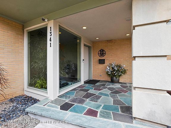 4th image of 1341 Cambridge Rd