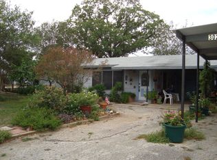 3027 Harwood Rd, Gonzales, TX 78629