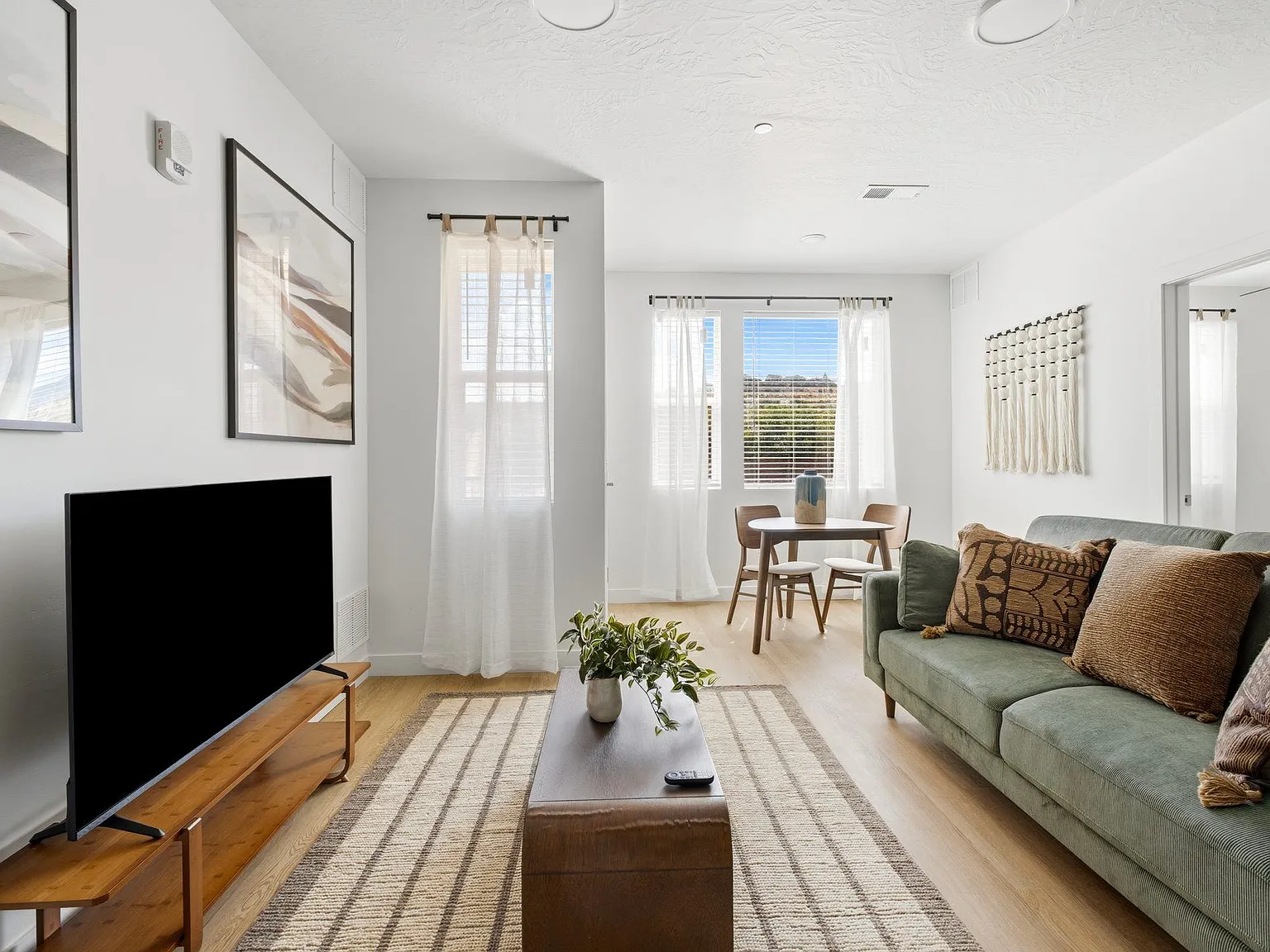 The Henley Apartments — Photo 3
