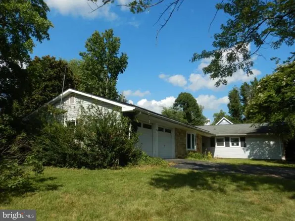12116 Tanglewood Ln, Bowie, MD 20715