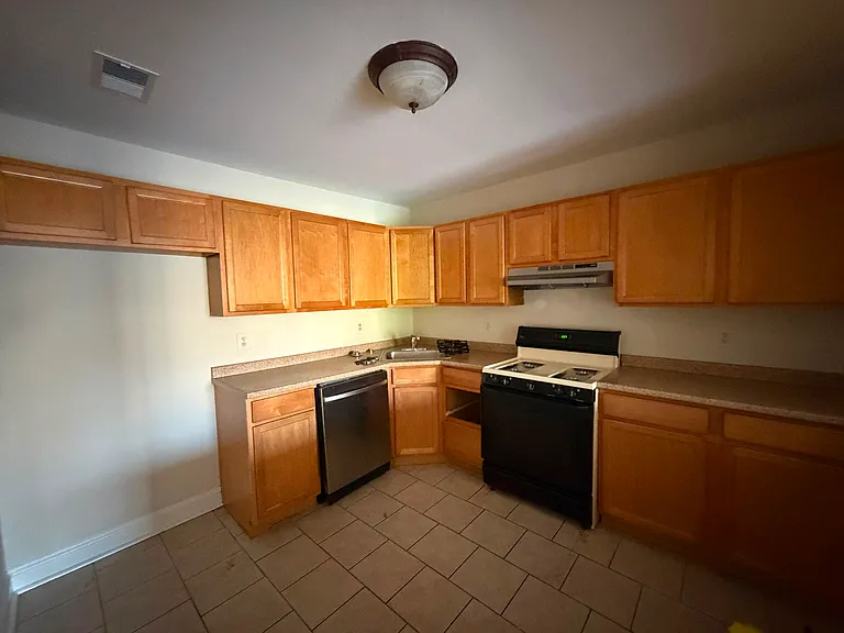 57 Kensington Ave #C — Photo 6