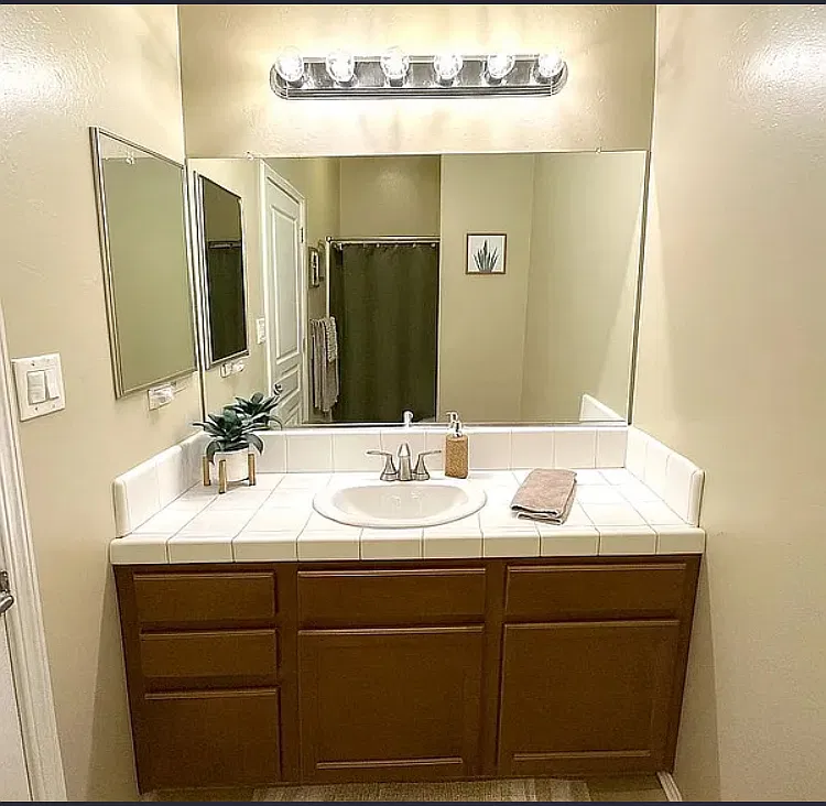 4 bed, 1813 sqft, $3,200 — Photo 3