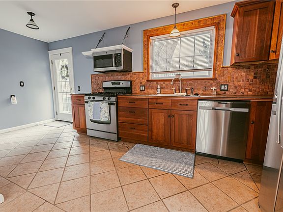 3rd image of 245 Nunda Blvd