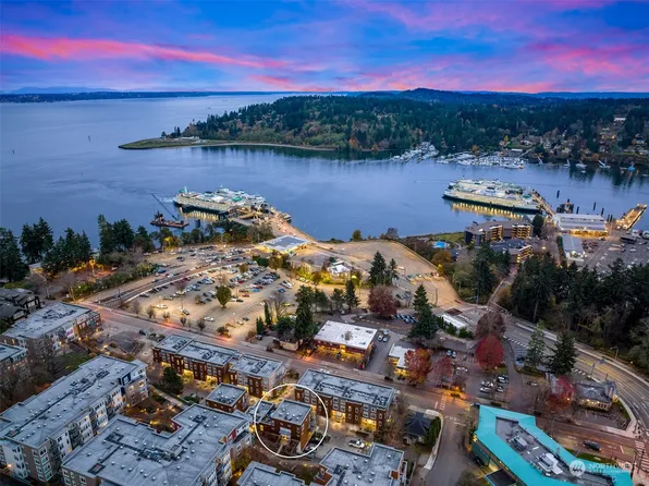 130 Harbor Square Loop NE #H1, Bainbridge Island, WA 98110