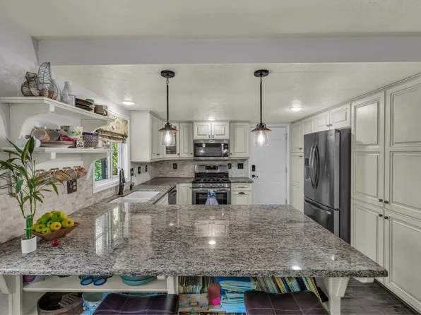 254 N Hillside Dr, Toquerville, UT 84774