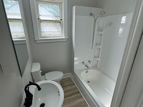 4th image of 1204 Garfield St #4