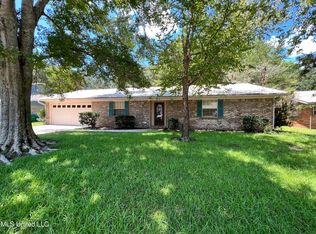 1717 Mary Ann Dr, Gautier, MS 39553