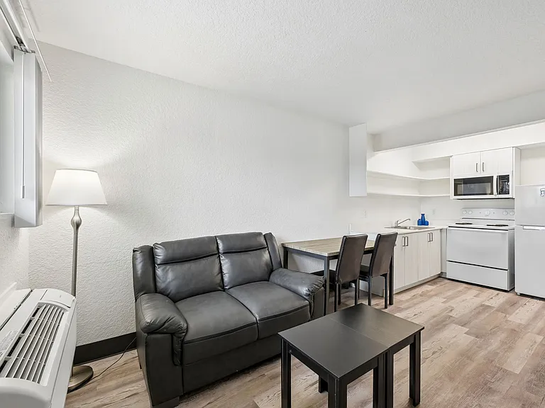 16410 North Fwy — Photo 36