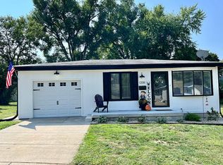 1208 W Macarthur Ave, Bloomington, IL