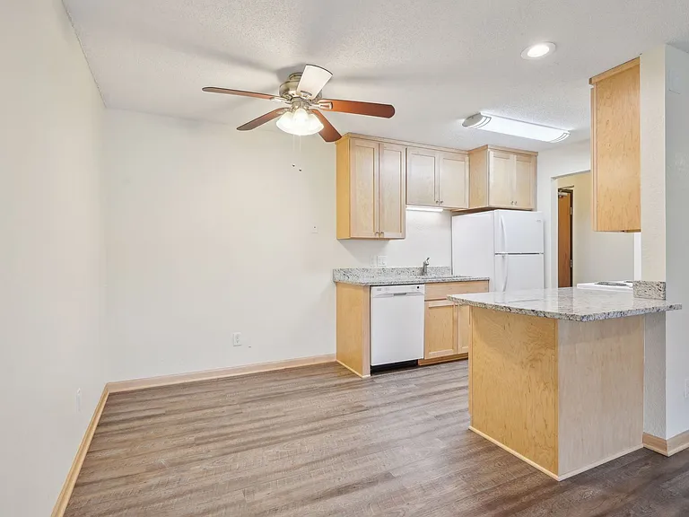 Park Place Apartments in Burnsville — Photo 16
